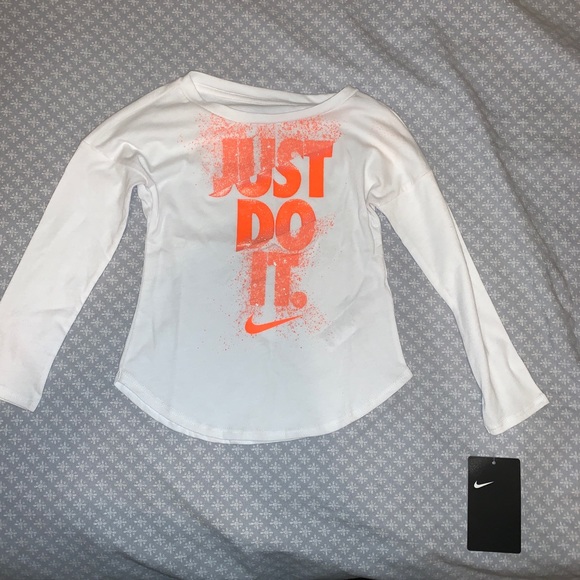 nike white and orange shirt